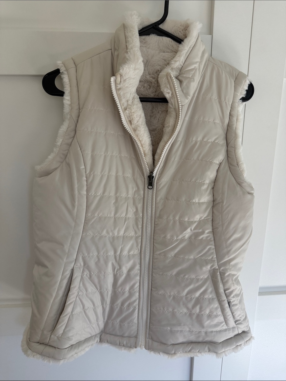 Nicole Miller Cream Quilted Faux-Fur Lined Puffer reversible Vest size M 8/10